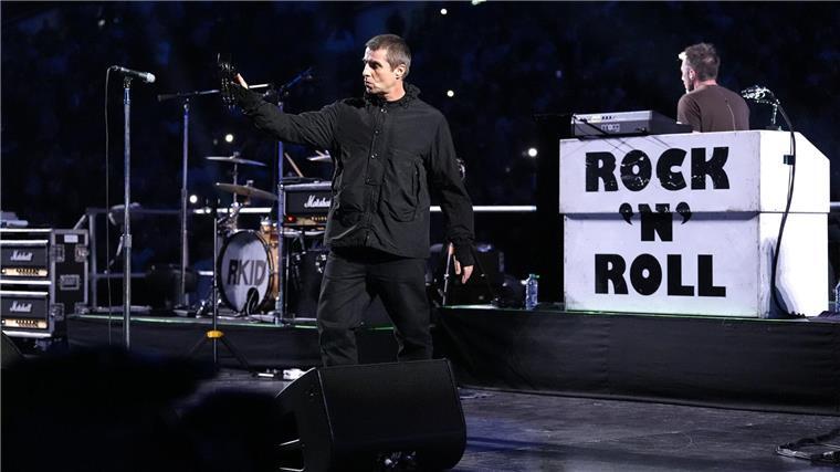 Oasis-Sänger brachte das Publikum im Wembley-Stadion in Stimmung.