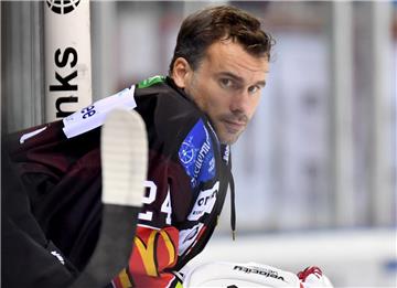 Ob Donnerstagabend Jaroslav Hübl (Foto) im Tor stehen wird oder doch Tomas Pöpperle, lässt Pinguins-Trainer Thomas Popiesch noch offen.