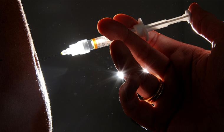 Ob eine Grippeschutzimpfung Sinn macht oder nicht, muss jeder Betroffene für sich selbst entscheiden. Mediziner wie Dr. Stefan Knigge aus Heeslingen raten vor allem älteren Menschen und anderen Personengruppen wie Schwangeren und Menschen mit gesundheitlicher Gefährdung durch ein Grundleiden zur Impfung.
