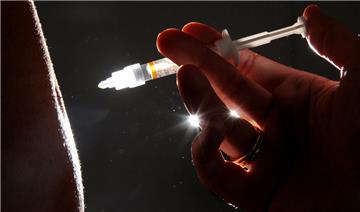 Ob eine Grippeschutzimpfung Sinn macht oder nicht, muss jeder Betroffene für sich selbst entscheiden. Mediziner wie Dr. Stefan Knigge aus Heeslingen raten vor allem älteren Menschen und anderen Personengruppen wie Schwangeren und Menschen mit gesundheitlicher Gefährdung durch ein Grundleiden zur Impfung.
