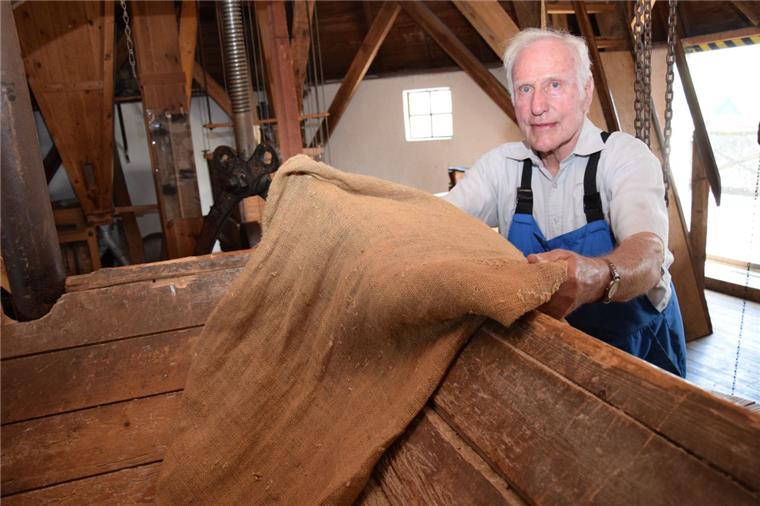 Ob es mit der Auszeichnung nun klappt oder nicht: Der freiwillige Müller Anton Günter Reumann findet, dass das Müllerhandwerk etwas Besonderes ist.