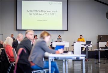 Ob gefährliche Stäube von der Mülldeponie Grauer Wall in Speckenbüttel vom Wind in die Umgebung geblasen wwerden, wird mit einem Messprogramm kontrolliert.