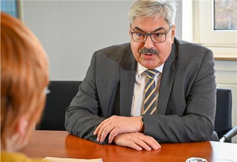 Oberbürgermeister Melf Grantz äußert sich zu Corona und den Auswirkungen auf Bremerhaven. 