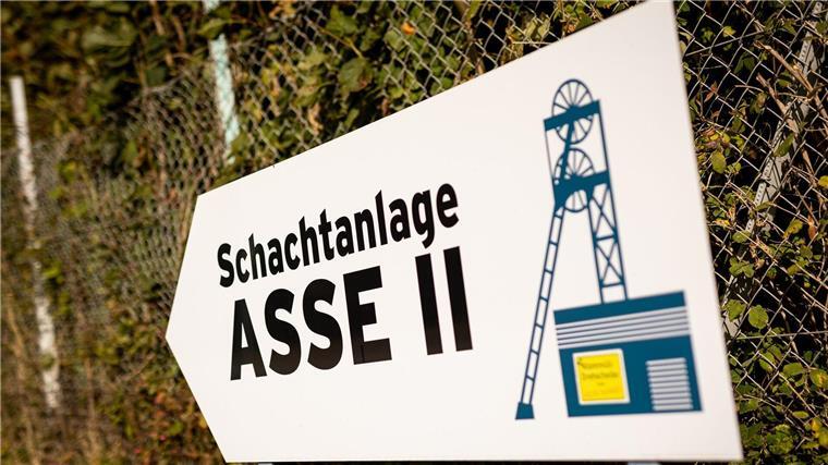 Umweltminister: Kein Atommüll-Dauerlager über der Asse Oberhalb der Schachtanlage Asse soll Atommüll nur kurzzeitig für Untersuchungen gelagert werden. (Archivbild)
