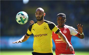 Ömer Toprak (links) wechselt von Borussia Dortmund zu Werder Bremen. 