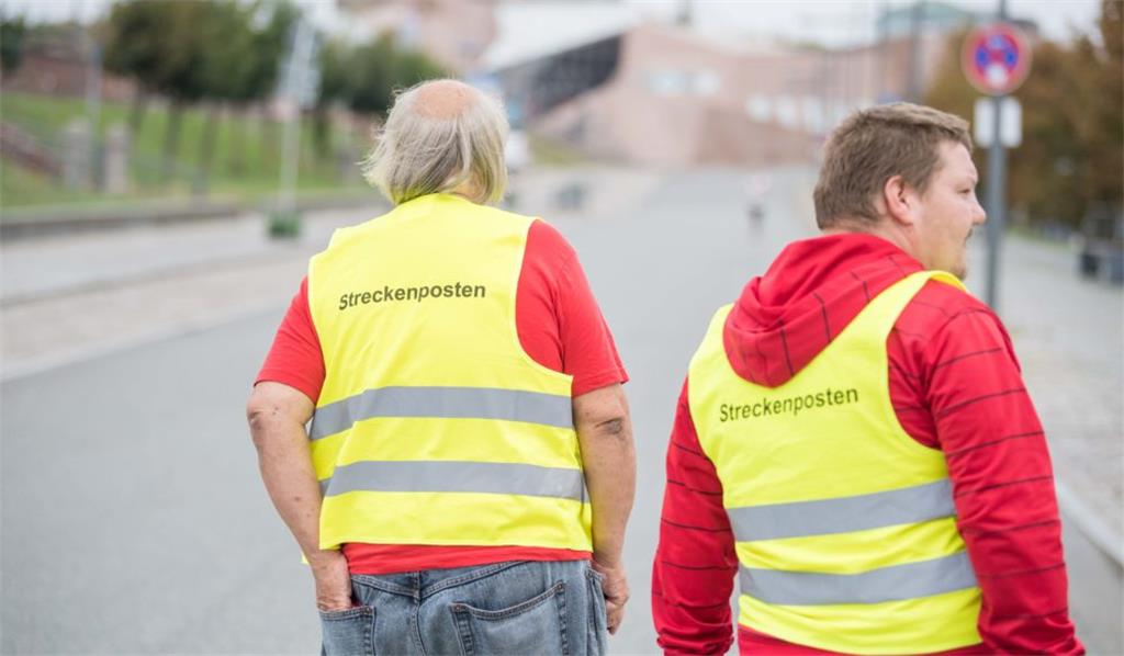 Ohne Helfer geht es nicht: Beim 14. Bremerhavener City-Marathon mit über 1000 Te...