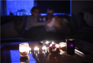 Ohne Strom wird es in der Wohnung kalt und dunkel.