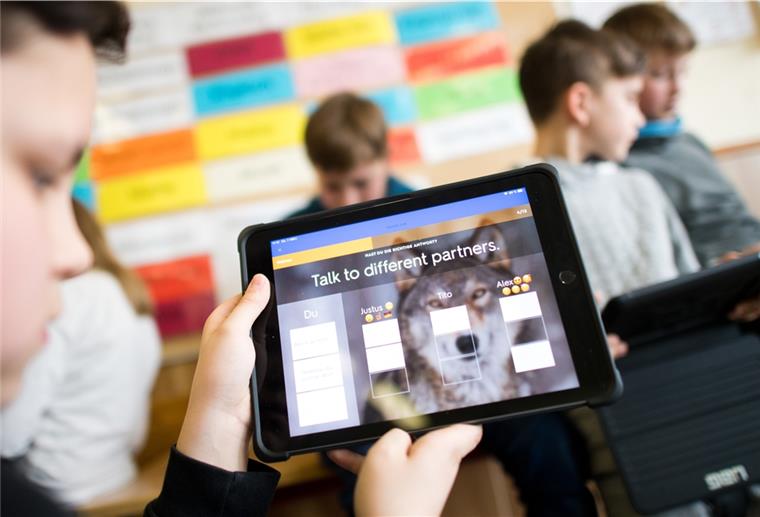 Jede Schule bekommt ein eigenes Netzwerk Ohne Tablets und andere Endgeräte soll an den Schulen künftig nichts mehr passieren. Derzeit laufen die Planungen für die Einrichtung eines eigenen Netzwerkes für jede Nordenhamer Schule.