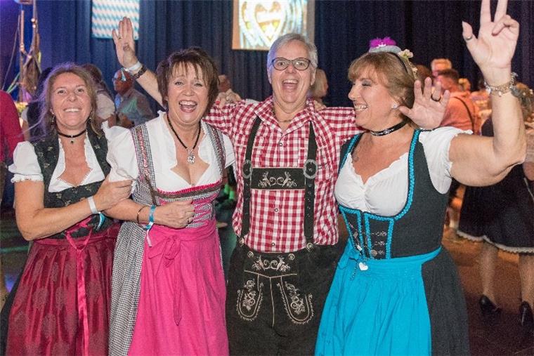 Die besten Bilder vom Oktoberfest in der Stadthalle Bremerhaven Oktoberfest in der Bremerhavener Stadthalle.