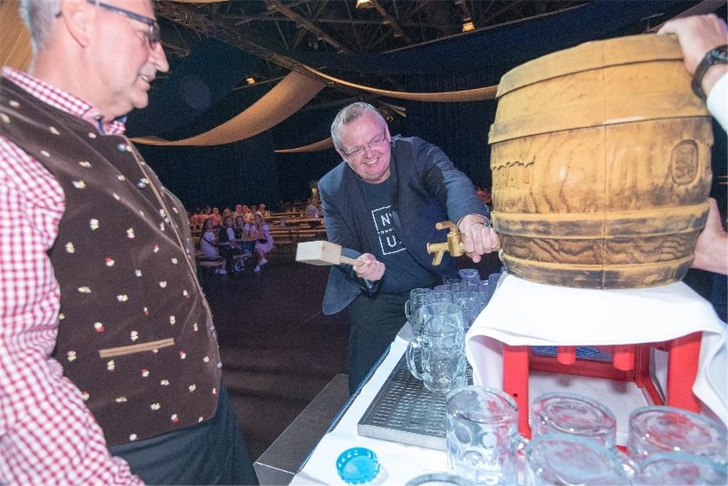 Oktoberfest in der Bremerhavener Stadthalle. Foto: Adebahr