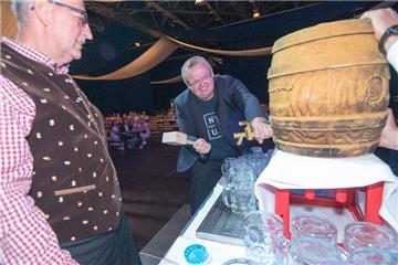 Oktoberfest in der Bremerhavener Stadthalle. Foto: Adebahr