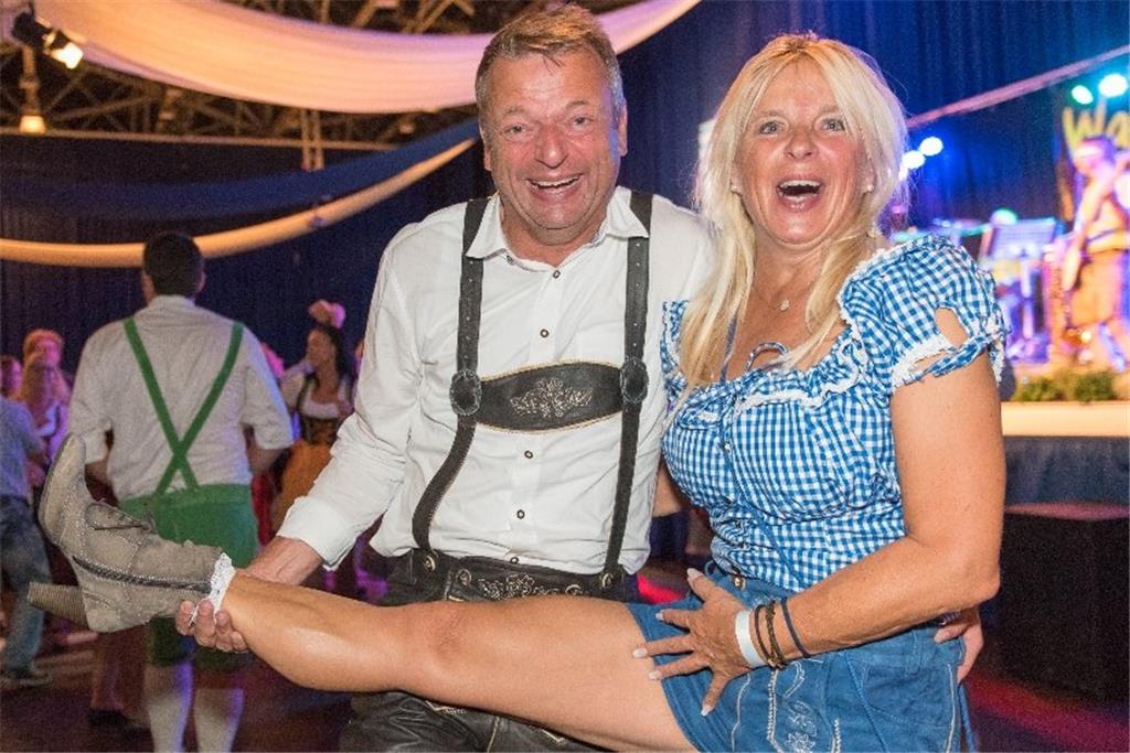 Oktoberfest in der Bremerhavener Stadthalle. Foto: Adebahr