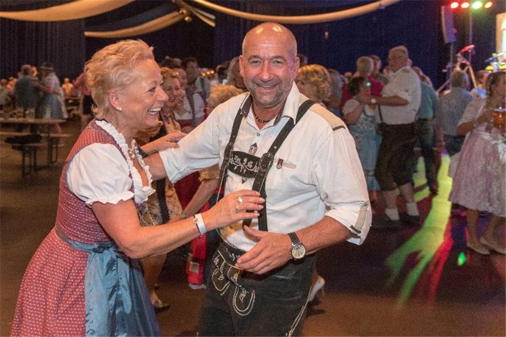 Oktoberfest in der Bremerhavener Stadthalle. Foto: Adebahr