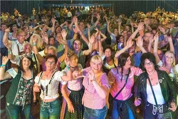 Oktoberfest in der Bremerhavener Stadthalle. Foto: Adebahr