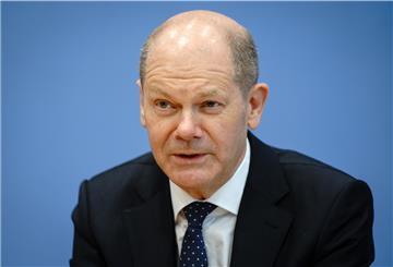 Olaf Scholz, SPD-Kanzlerkandidat und Bundesfinanzminister, informiert sich am Dienstag, 15. Juni, bei einem Bremen-Besuch über das Airbus-Werk und das Stahlwerk von Arcelormittal. 