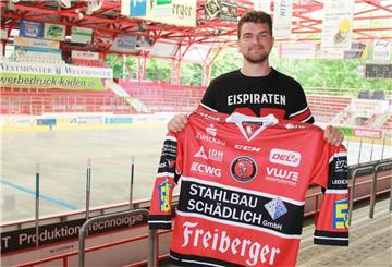 Ole Oleff von den Eispiraten Crimmitschau kommt zum Probetraining nach Bremerhaven.