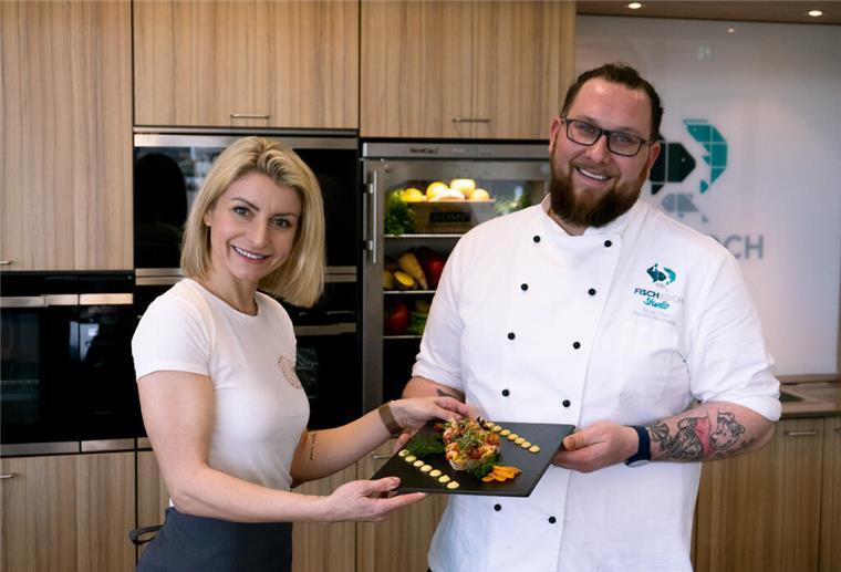 So weltoffen schmecken Languste und Co Zwei Köche im Fischkochstudio Bremerhaven
