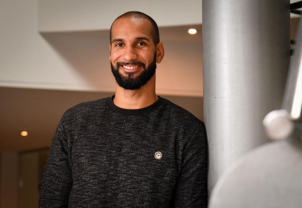 Neuzugang Oliver Clay sieht großes Potenzial im Eisbären-Team Oliver Clay ist einer von drei gebürtigen Berlinern im Team der Eisbären. Das Spree-Trio bildet gemeinsam mit einem US-Profi eine Fahrgemeinschaft.
