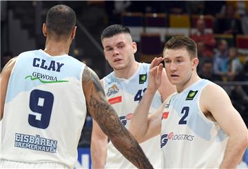 Oliver Clay, Will Vorhees und Joshua Braun (von links) bleiben mit den Eisbären zweitklassig.