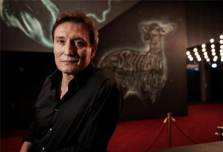 Oliver Masucci hat vor großen Auftritten oft Alpträume Oliver Masucci kehrt nach längerer Pause auf die Theaterbühne zurück.