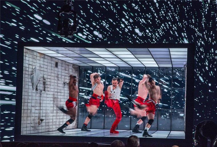 Olly Alexander aus Großbritannien fühlt sich „Dizzy“.