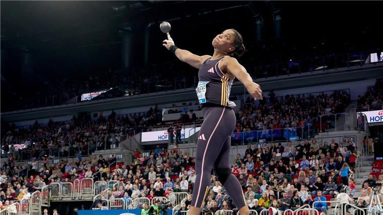Olympiasiegerin Yemisi Ogunleye will auch beim Istaf Indoor gewinnen.