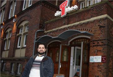 Omar Harb hat Betriebswirtschaftslehre studiert und ist seit 2020 als Berater für die Verbraucherzentrale in Bremerhaven tätig.