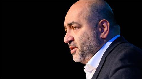 Omid Nouripour, Bundesvorsitzender von Bündnis 90/Die Grünen, spricht auf der Landesmitgliederversammlung der Grünen Hamburg.
