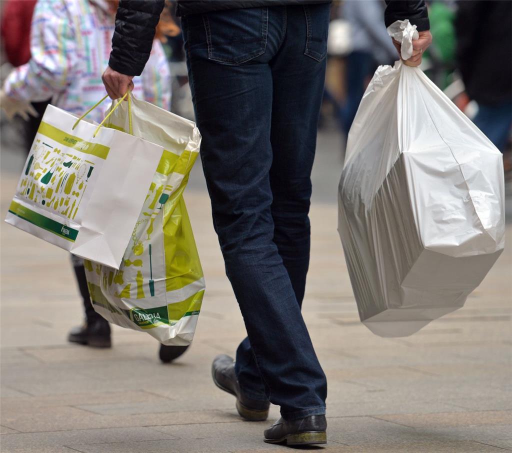 Online-Shopping wird von rund 60 Prozent der Bevölkerung genutzt. 