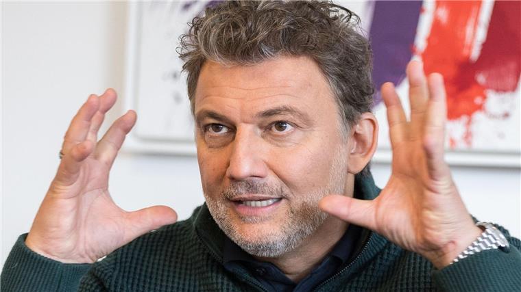 Opernstar Jonas Kaufmann musste beim Konzert zum 100. Todestag von Giacomo Puccini nur mit dem Klavier auskommen. (Archivbild)