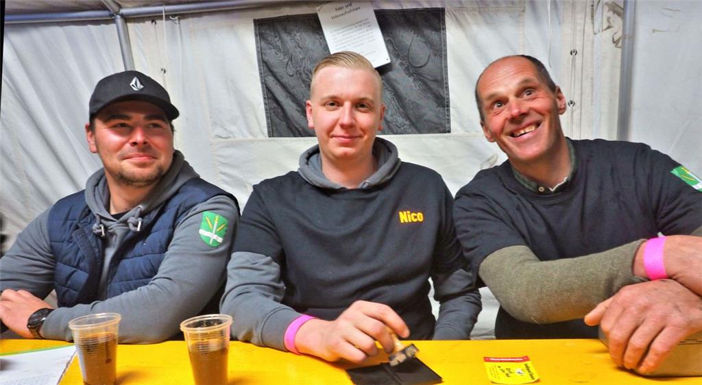 Ordnung und gute Laune beim Einlass müssen sein. &quot;Rock in den Mai 2019&quot...