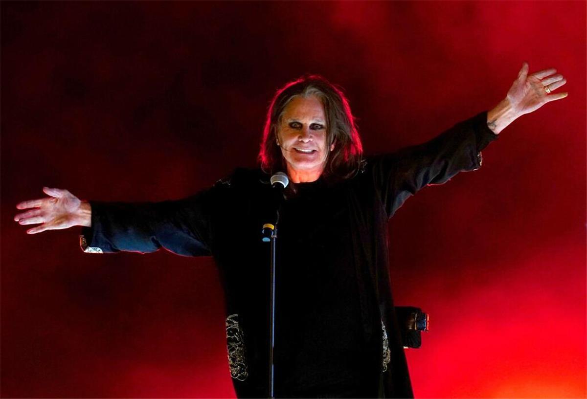 Ozzys Abschied: Black Sabbath ein letztes Mal live Osbourne, der die Nervenkrankheit Parkinson und weitere gesundheitliche Probleme hat, hatte den Auftritt als sein letztes Konzert angekündigt. (Archivbild)