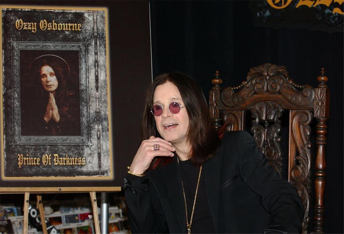 Ozzy, Tod und Teufel - Osbournes letztes Buch Ozzy Osbourne war eine, wenn nicht die Ikone des Metal. (Archivbild)