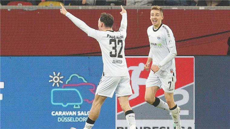 Paderborn verpasst Sprung an die Spitze Paderborner Jubel nach dem 1:0.