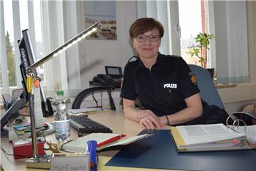 Pamela Koellner, Präventionsexpertin der Bremerhavener Polizei, berät Menschen, die unter Cybermobbing leiden. 
