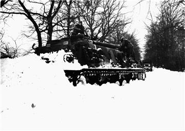 Panzerfahrzeuge wie dieses kamen im Katastrophenwinter 1978/79 im Cuxland zum Einsatz.