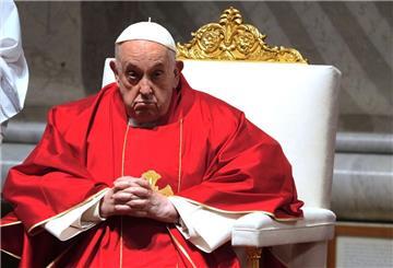 Papst Franziskus leitet die Passionsliturgie am Karfreitag im Petersdom.