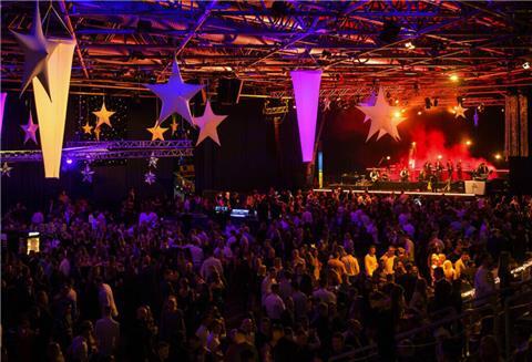 Partyfans aufgepasst! Der Vorverkauf für den Weihnachtszauber in Bremerhaven ist gestartet. 