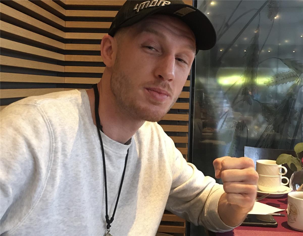 Pascal Schroth am Sonntagmorgen optimistisch beim Frühstück.