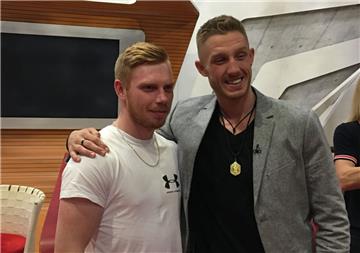 Pascal Schroth (hier rechts mit seinem Bruder Niklas Schmidt) brennt auf sein Comeback.