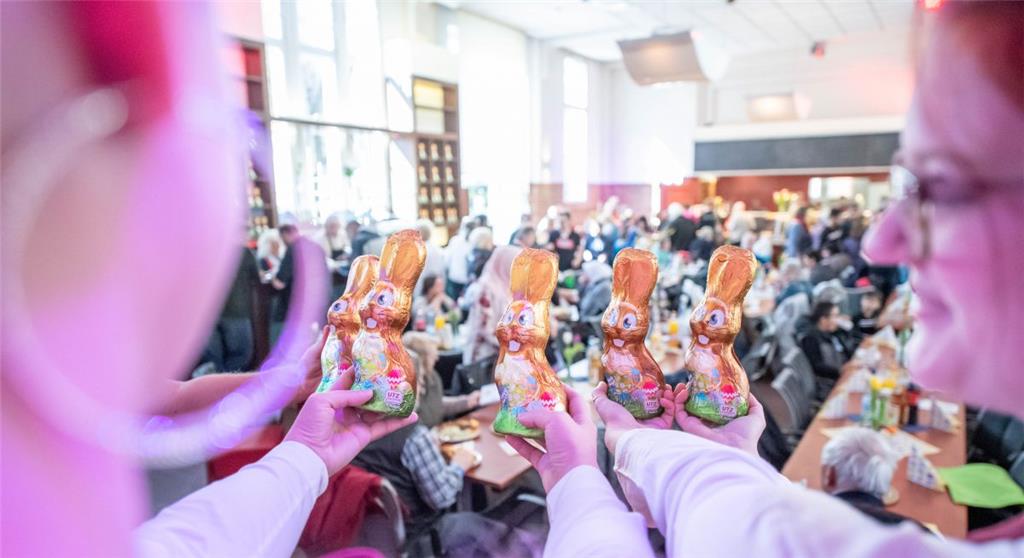 Passend zu Ostern gab es auch Schoko-Osterhasen. Foto: Hartmann