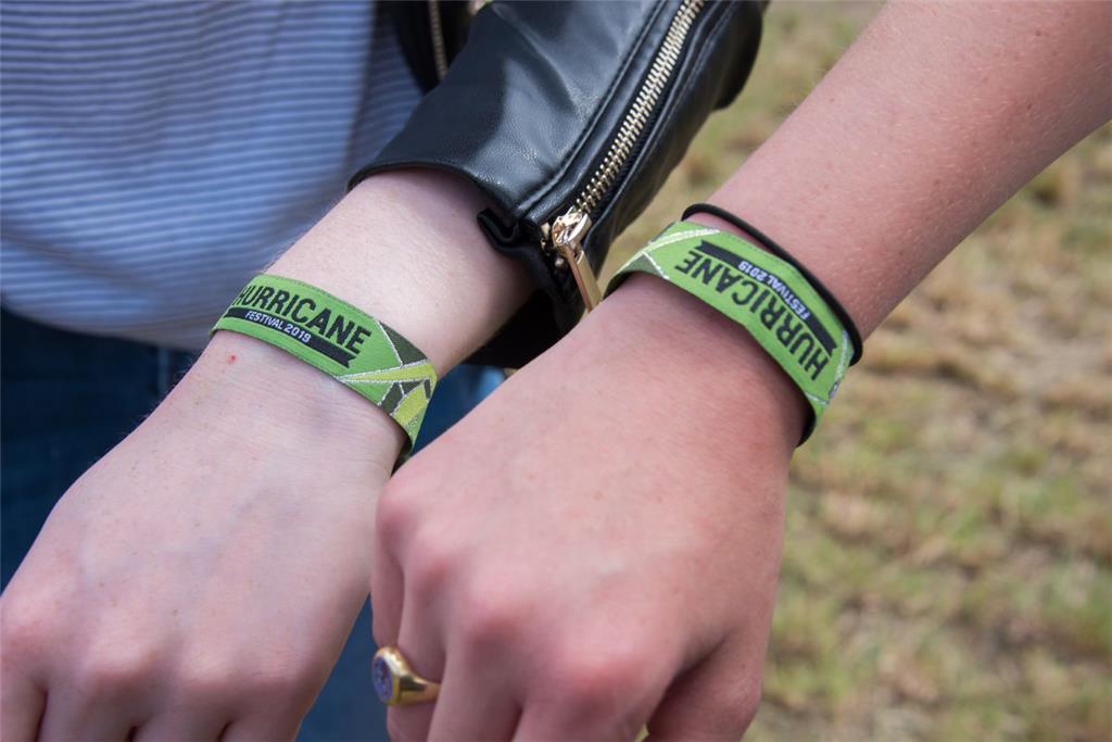 Passt: Das Bändchen für das Hurricane Festival 2019.