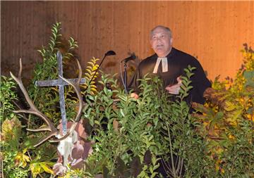 Pastor Andreas Beneke aus Rhade wirbt in seiner Predigt für einen respektvollen Umgang mit der Schöpfung.