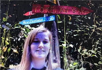 Pastorin Friederike Köhn von der Markuskirche feiert wegen der Corona-Pandemie einen Online-Gottesdienst in der kleinen Kirche der Klimahaus-Reisestation Samoa. 