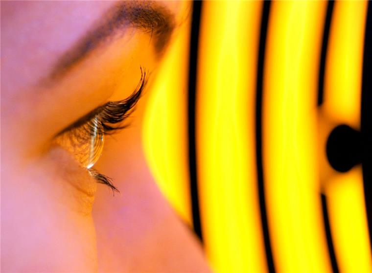 Abgeordnete fordern augenärztlichen Notdienst Patienten kritisieren, dass sie bei einem Notfall am Auge nach Bremen fahren müssen.