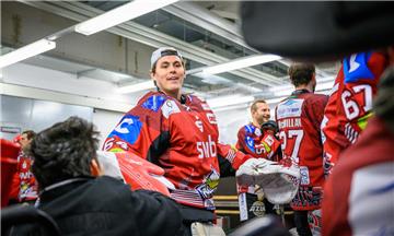 Patrik Cerveny, Ersatztorhüter der  Fischtown Pinguins, lief zweimal in der Oberliga für die Hannover Scorpions auf.