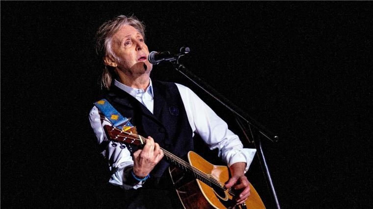 Paul McCartney: Beyoncés „Blackbird“ ist großartig Paul McCartney beim Glastonbury Festival 2022.
