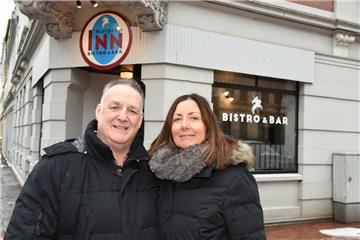 Paul und Andrea Marper haben das Marper’s Inn in den renovierten und umgebauten Räumen des ehemaligen Restaurants La Cigale eröffnet.
