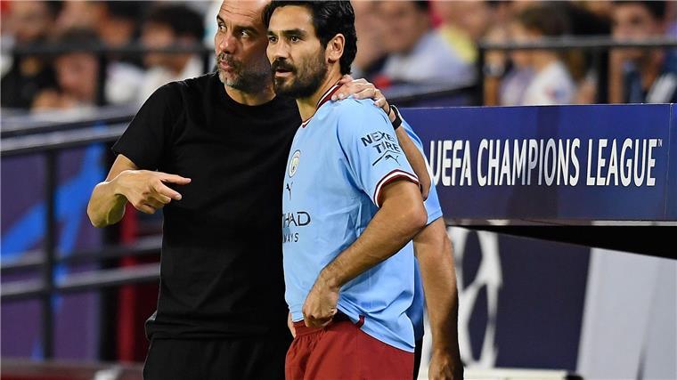 Experte: City-Coach Guardiola will Gündogan zurück Pep Guardiola (l) und Ilkay Gündogan: Bald wieder in einem Team?