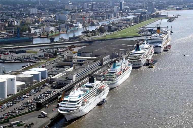 Per Kreuzfahrtschiff kommen jährlich unzählige Touristen nach Bremerhaven.